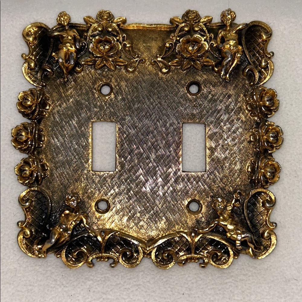 Vintage Hollywood Regency ornate gold tone metal 2 spot light-switch cover